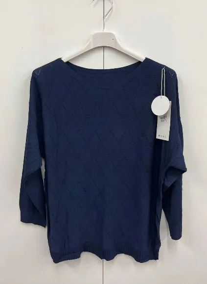 Lightweight cross pattern jumper